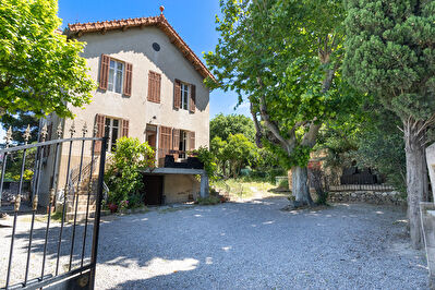 Maison 7 pièces sur 800m2 parcelle 13015 Marseille