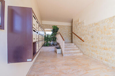 Spécial Investisseur , Appartement T2 à rénover avec fort potentiel -Marseille13