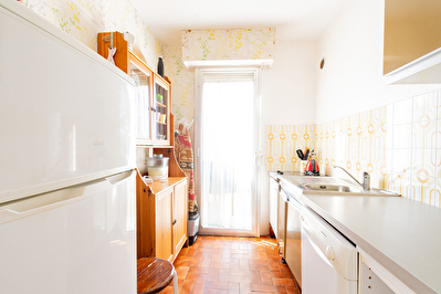 Appartement de type 1 - avec balcon et cave - Investisseur, coup de coeur assuré  Saint-Victor (7e)