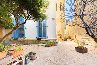 MAISON DE CARACTÈRE T4 AVEC GARAGE , CAVE ET TERRASSE