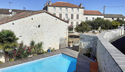 Maison Charentaise Mornac 10 pièce(s) 286 m2