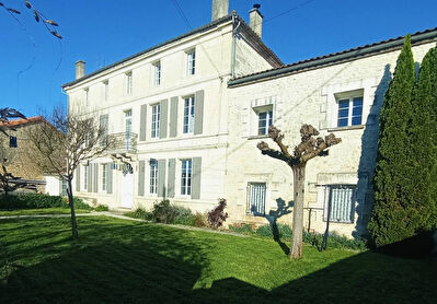Maison Charentaise Mornac 10 pièce(s) 286 m2