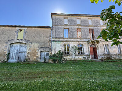 Authentique maison Charentaise à réinventer