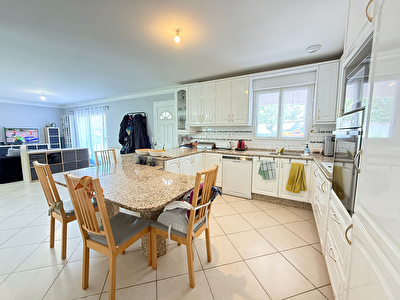 Maison Ruelle Sur Touvre 6 pièce(s) 132 m2
