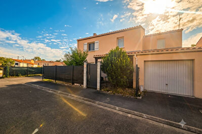 Maison Ruelle Sur Touvre 6 pièce(s) 151 m2