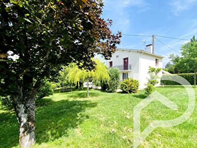 Maison de 100m2 avec 2 garages proche des commodités