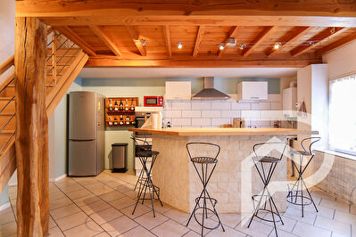 Belle maison de rue avec 3 chambres en centre de Gimont - stationnement facile
