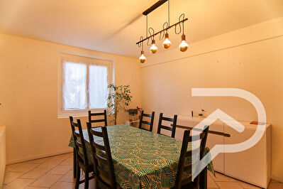 Belle maison de rue avec 3 chambres en centre de Gimont - stationnement facile