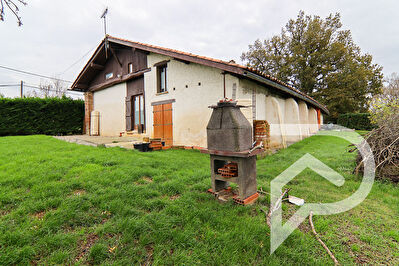 Ancienne ferme à finir de rénover - 4 chambres - dépendances et jardin