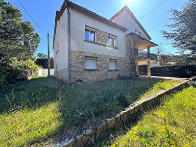Maison Bagnols sur Cèze - 4 chambres - 173 m² +  94 m² dépendances + Piscine