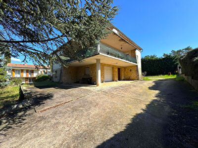 Maison Bagnols sur Cèze - 4 chambres - 173 m² +  94 m² dépendances + Piscine