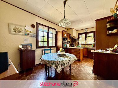 Maison Bagnols sur Cèze - 8 pièces + Garage  156 m²