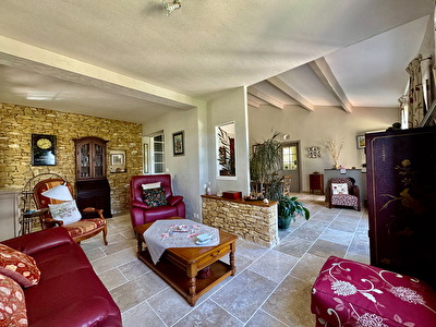 Maison Bagnols Sur Cèze - 7 pièces- 153 m²