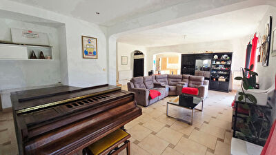 Villa Lirac - 6 pièces - 157 m² + Garage de 80 m²