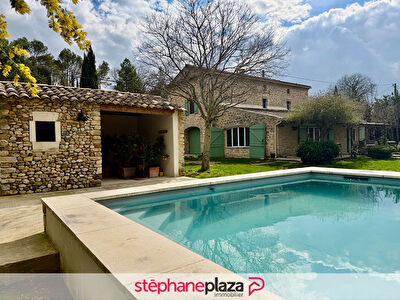 Mas St André De Roquepertuis - 5 pièces - 140 m²