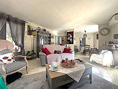 Appartement avec ascenseur Bagnols Sur Cèze - 4 pièces - 91 m²