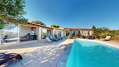 Villa - 5 pièces - 133 m² + Pool-house 21 m²