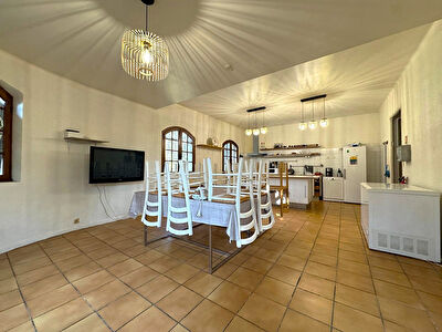 Maison Bagnols-sur-Cèze - 17 pièces - 336 m²
