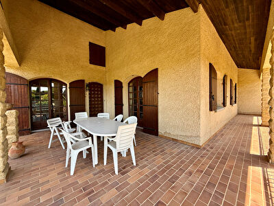Maison Bagnols Sur Ceze - 9 pièces - 264 m²