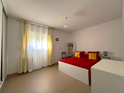 Appartement Bagnols Sur Cèze - 4 pièces - 72 m² et Terrasse et Garage