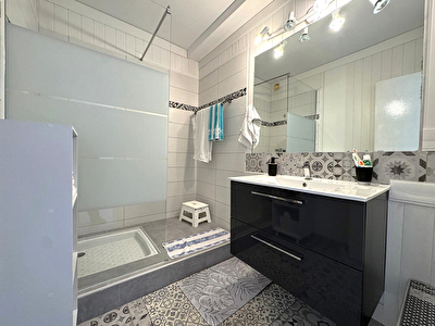 Appartement Bagnols Sur Cèze - 4 pièces - 72 m² et Terrasse et Garage