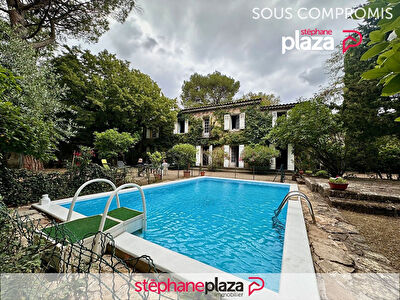 Propriété Bollène - 10 pièces - 258 m² - Terrain constructible