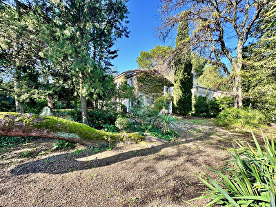 Propriété Bollène - 10 pièces - 258 m² - Terrain constructible