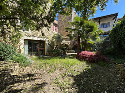 Maison Bagnols sur Cèze - 8 pièces - 194 m ² + Mazet de 80m²