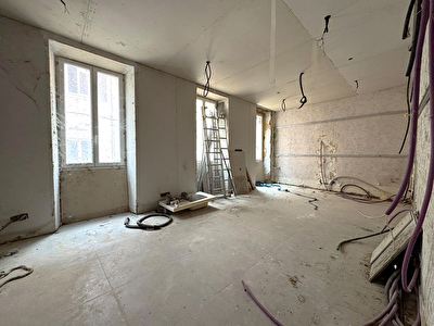 Immeuble Bagnols sur Cèze - 4 niveaux - 105 m²