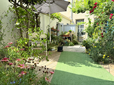 Loft de plain pied Valréas avec cour privative - 4 pièces - 94 m²