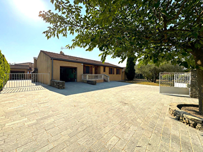 Maison St Julien Les Rosiers - 7 pièces - 105 m² + Gîte 36 m²  + Piscine
