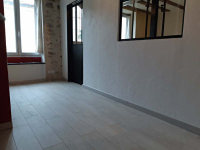 APPARTEMENT FONTAINE LE PORT - 2 pièce(s) - 45.93 m2