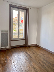 Location F2 Valence en Brie