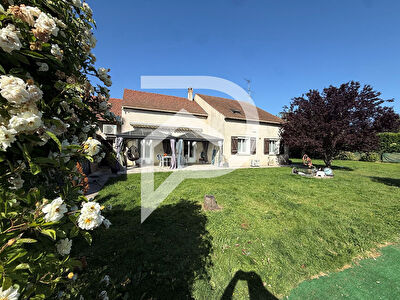 Maison Sivry Courtry 8 pièce(s) 150,2 m²