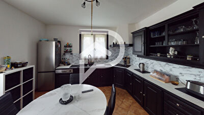 Maison Sivry Courtry 8 pièce(s) 150,2 m²