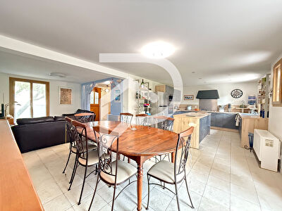 Maison Le Chatelet En Brie 6 pièce(s) 338 m2