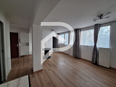 APPARTEMENT 4 PIECES  AVEC BALCON