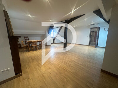 Loft de caractère au pied du Château de Blandy-les-Tours - 83.85 m2