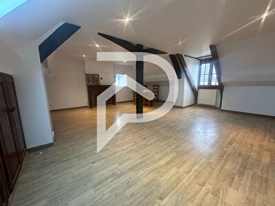 Loft de caractère au pied du Château de Blandy-les-Tours - 83.85 m2