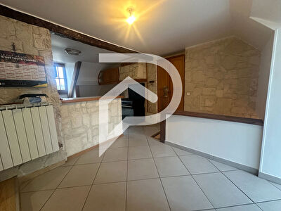 Loft de caractère au pied du Château de Blandy-les-Tours - 83.85 m2