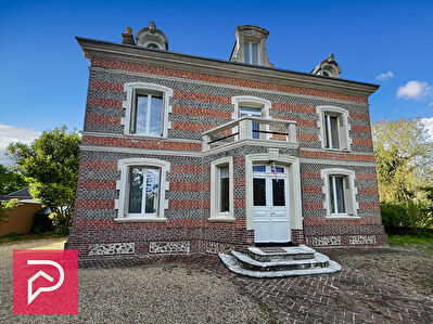 Maison de maitre dans le centre de ville de BERNAY