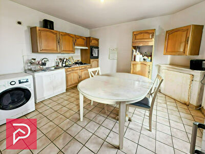 A 5 minutes de BERNAY, charmante maison en briques !