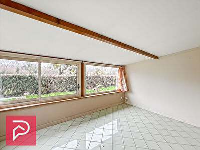 Propriété familiale région de Bernay avec terrain de 1.7 hectare