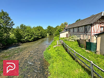 Maison de campagne en bordure de rivière proche de BERNAY 