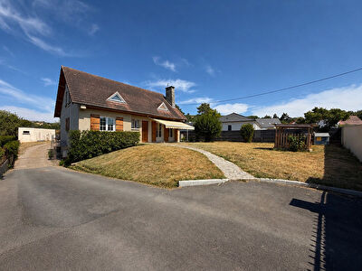 Maison Montlucon 8 pièce(s) 172 m2