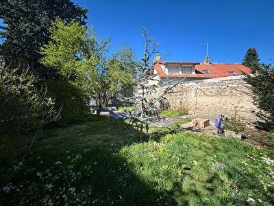 Maison Néris Les Bains 12 pièces