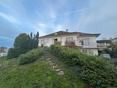 Maison Montlucon 6 pièce(s) 177 m²