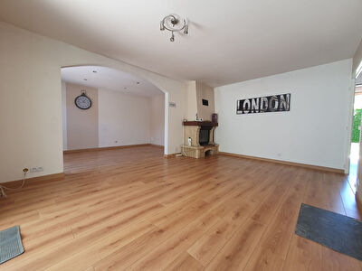 Maison Villebret  Plain Pied 5 pièce(s) 102 m2