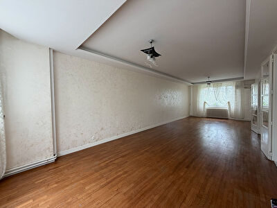 Maison Montlucon 6 pièce(s) 156.17 m2