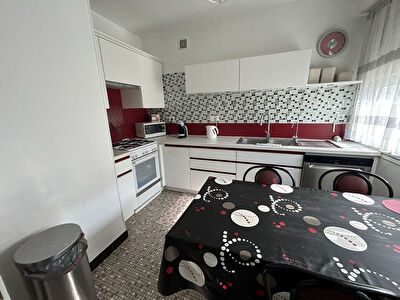 Maison Montlucon 6 pièce(s) 140.59 m2